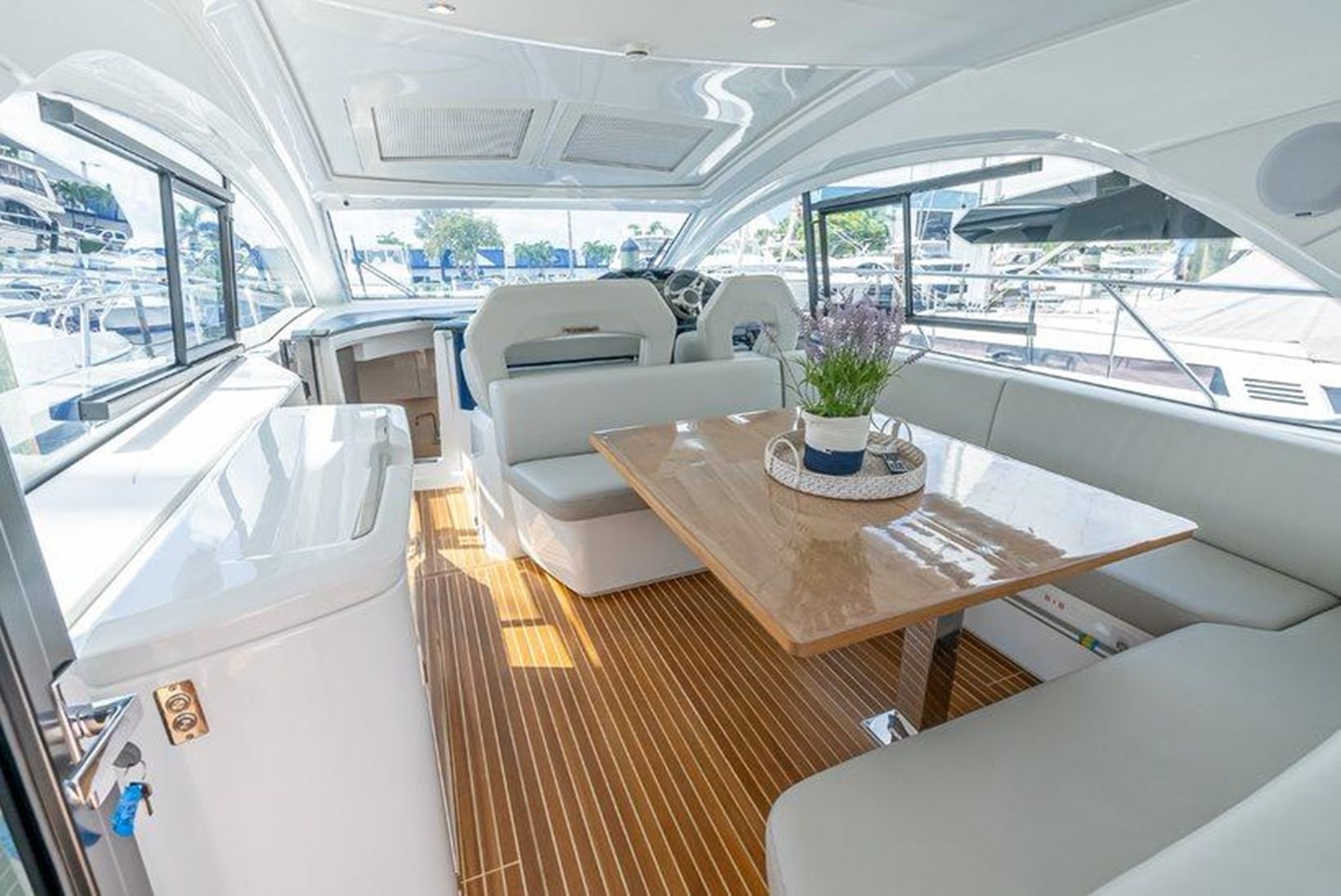 https://arconyachts.ams3.digitaloceanspaces.com/148982/conversions/large_4527352-optimize.jpg