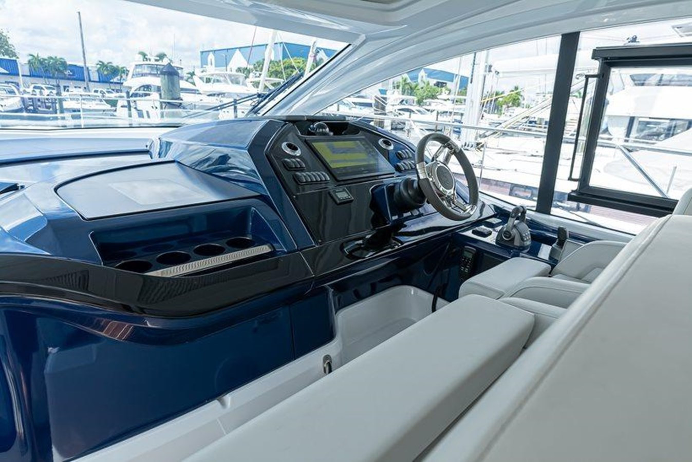 https://arconyachts.ams3.digitaloceanspaces.com/148990/conversions/large_4527355-optimize.jpg