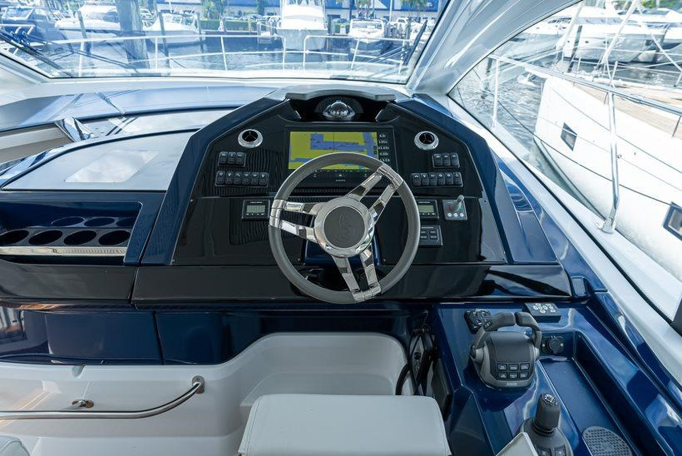 https://arconyachts.ams3.digitaloceanspaces.com/148995/conversions/large_4527357-optimize.jpg