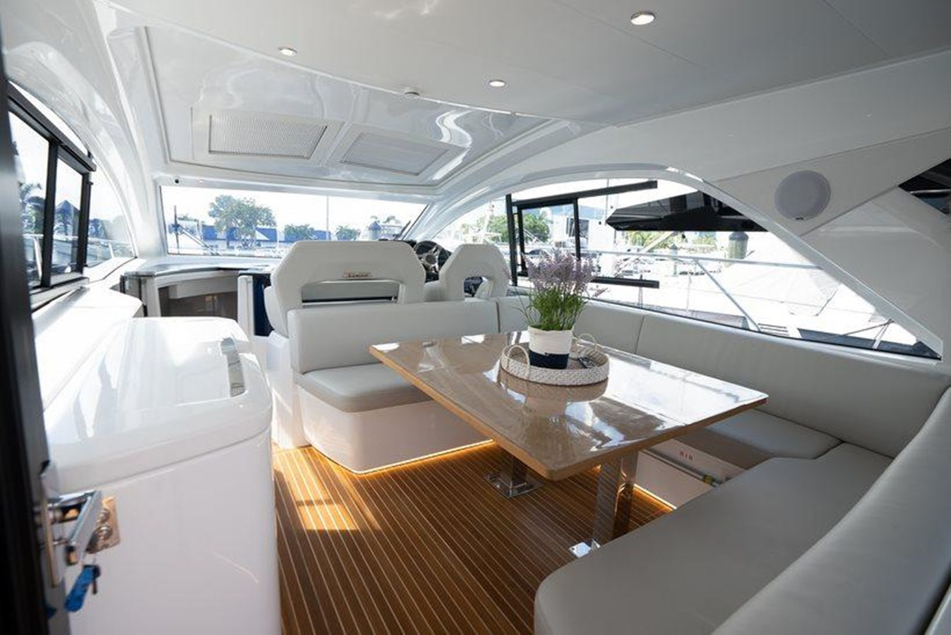 https://arconyachts.ams3.digitaloceanspaces.com/149005/conversions/large_4527361-optimize.jpg