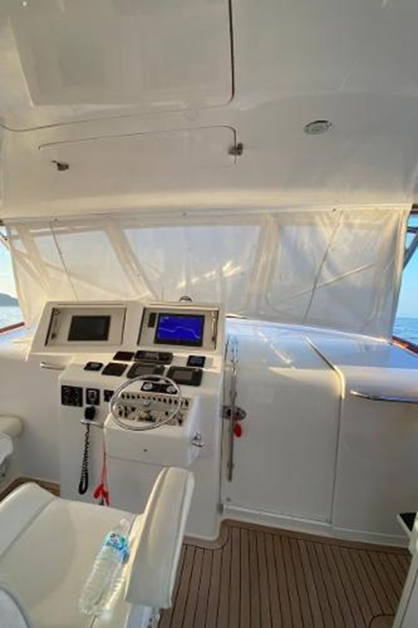 https://arconyachts.ams3.digitaloceanspaces.com/149054/conversions/large_4647403-optimize.jpg