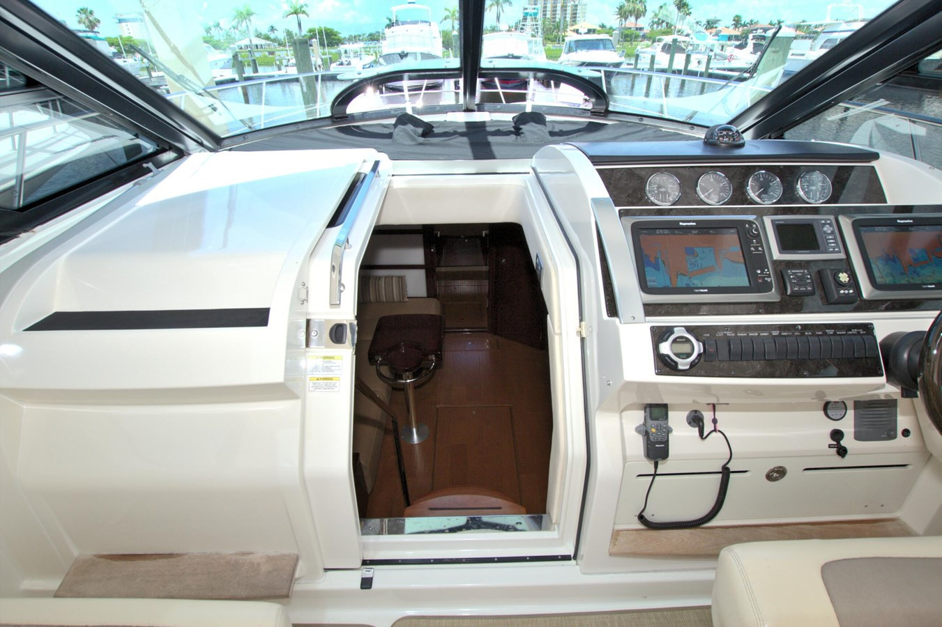 https://arconyachts.ams3.digitaloceanspaces.com/149156/conversions/large_4710397-optimize.jpg