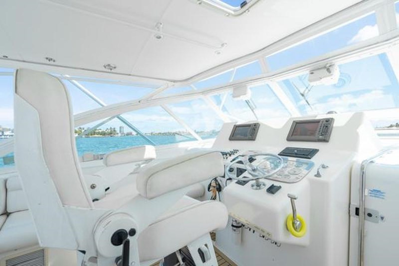 https://arconyachts.ams3.digitaloceanspaces.com/149162/conversions/large_4721686-optimize.jpg