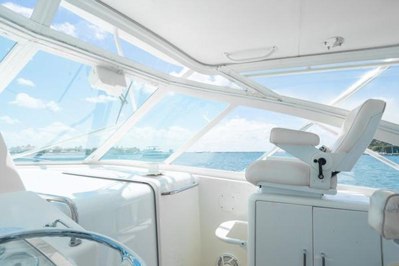 https://arconyachts.ams3.digitaloceanspaces.com/149165/conversions/large_4721687-optimize.jpg