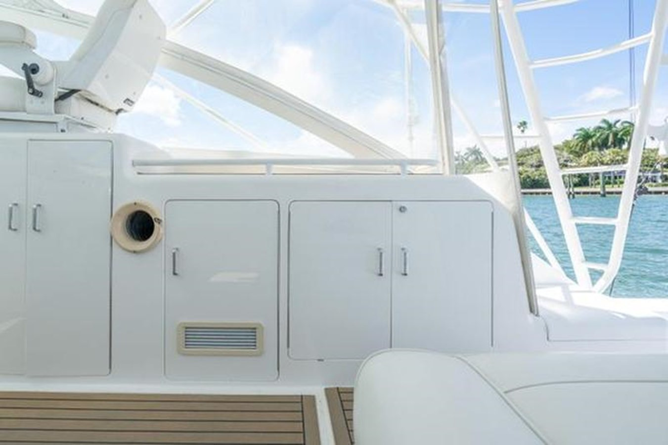 https://arconyachts.ams3.digitaloceanspaces.com/149173/conversions/large_4721690-optimize.jpg