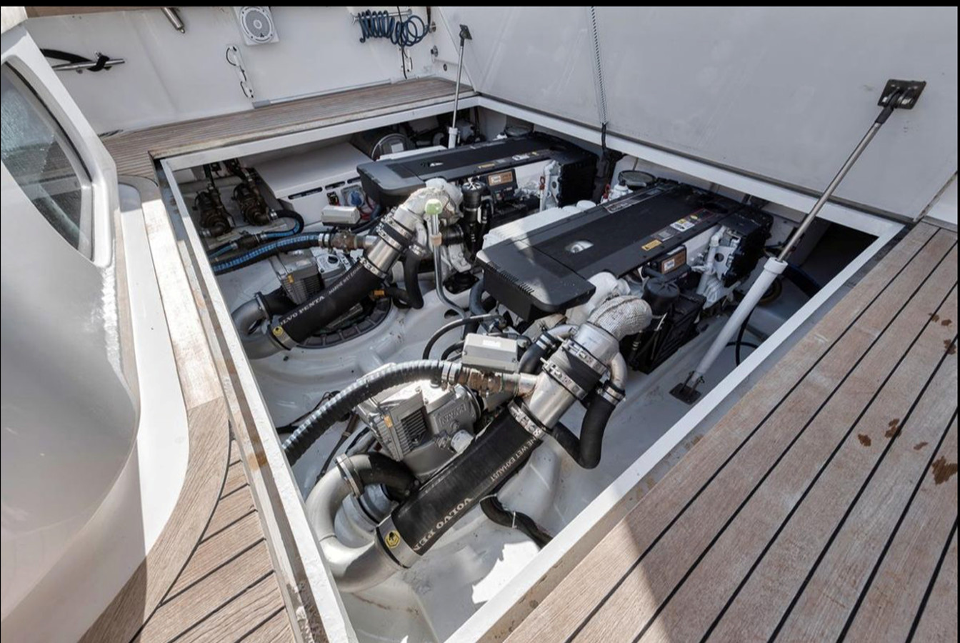 https://arconyachts.ams3.digitaloceanspaces.com/149298/conversions/large_4747381-optimize.jpg