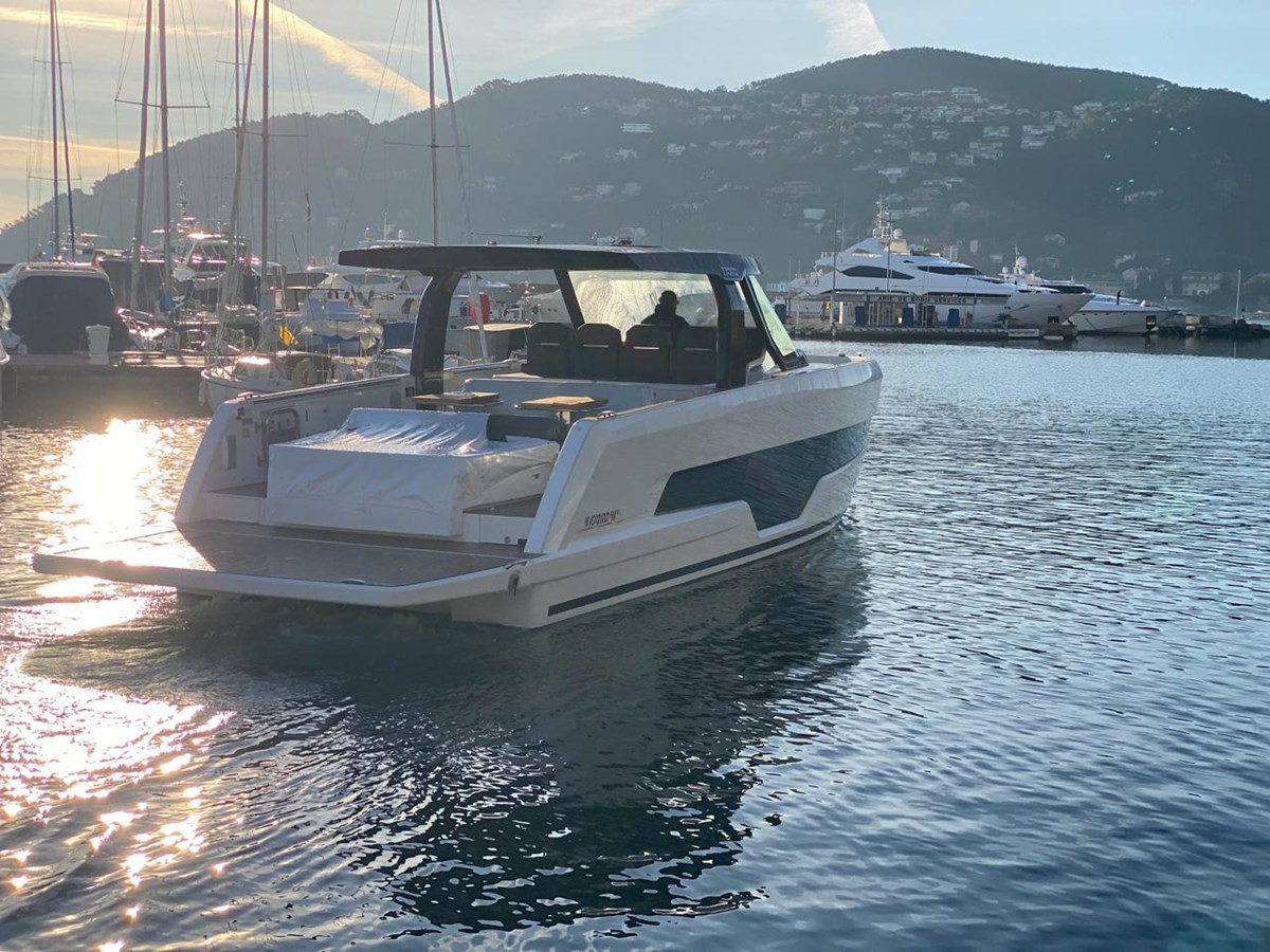 https://arconyachts.ams3.digitaloceanspaces.com/149344/conversions/large_4538554-optimize.jpg