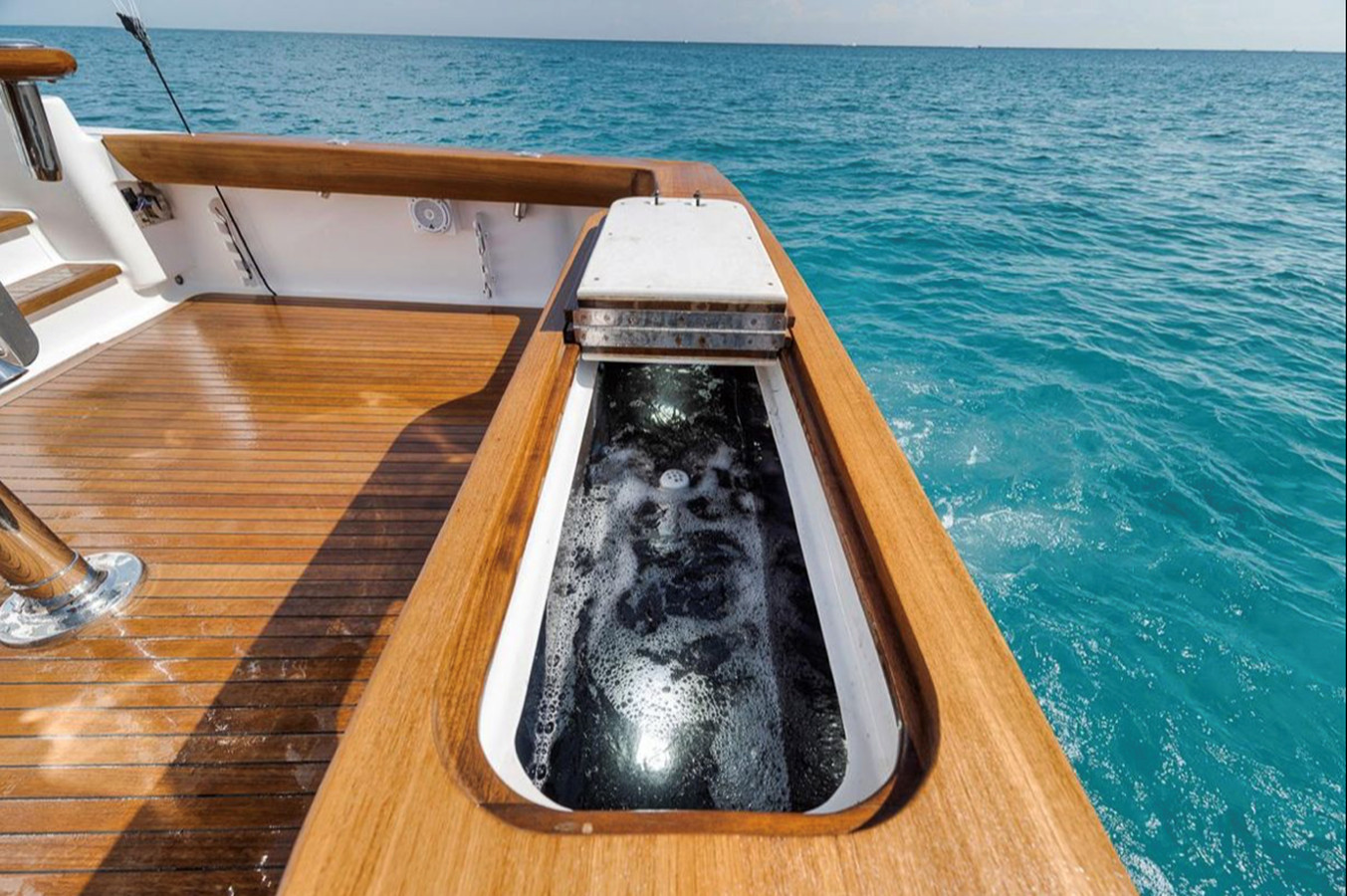 https://arconyachts.ams3.digitaloceanspaces.com/149354/conversions/large_4747396-optimize.jpg