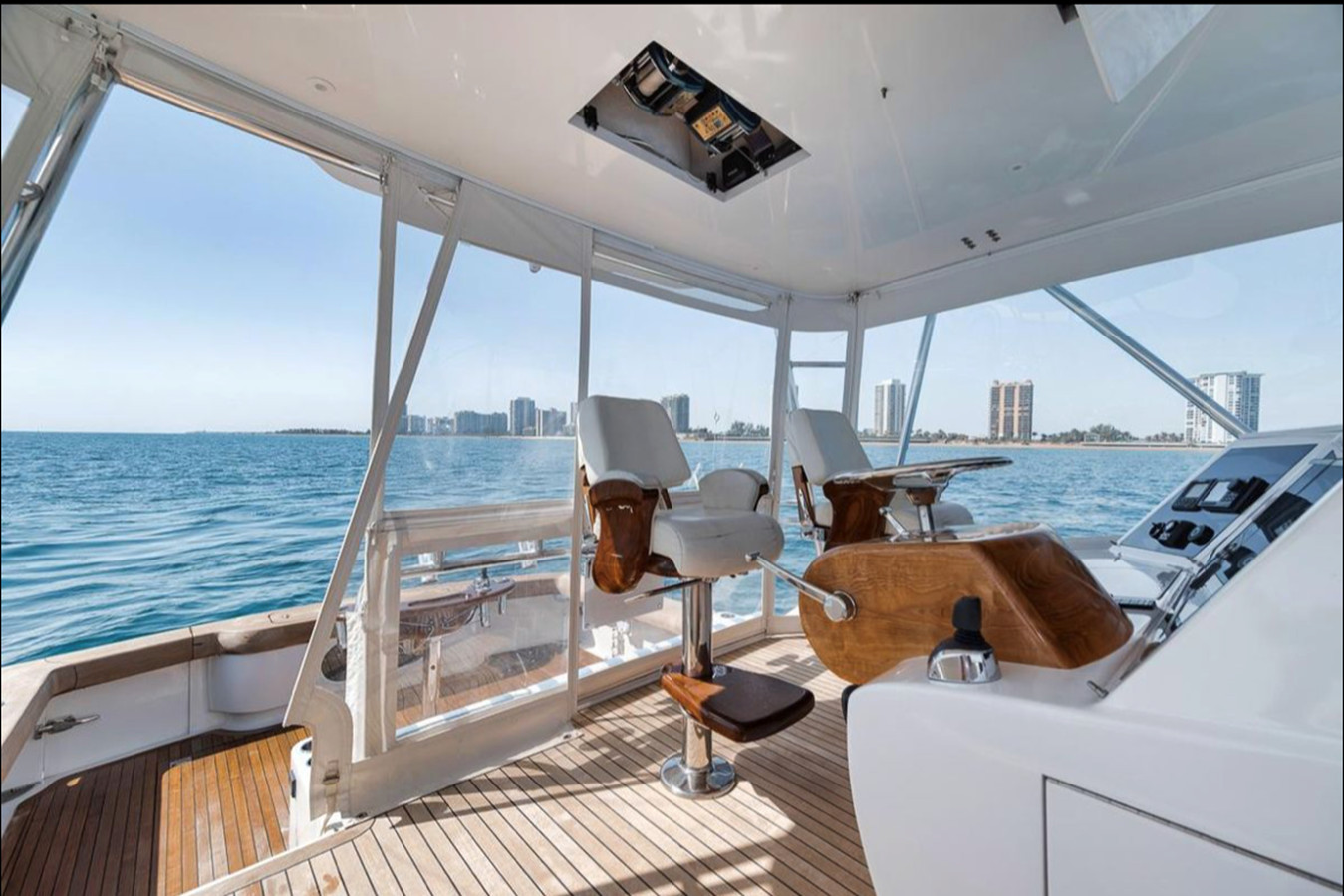 https://arconyachts.ams3.digitaloceanspaces.com/149374/conversions/large_4747402-optimize.jpg