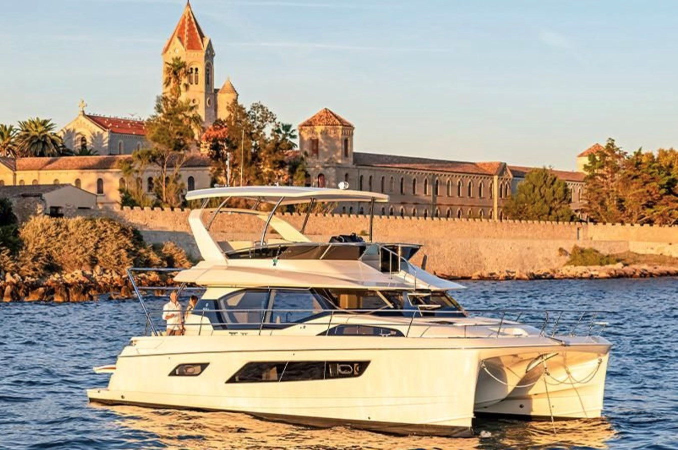 https://arconyachts.ams3.digitaloceanspaces.com/149381/conversions/large_3911020-optimize.jpg