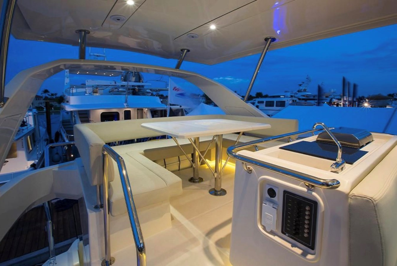 https://arconyachts.ams3.digitaloceanspaces.com/149388/conversions/large_3911024-optimize.jpg