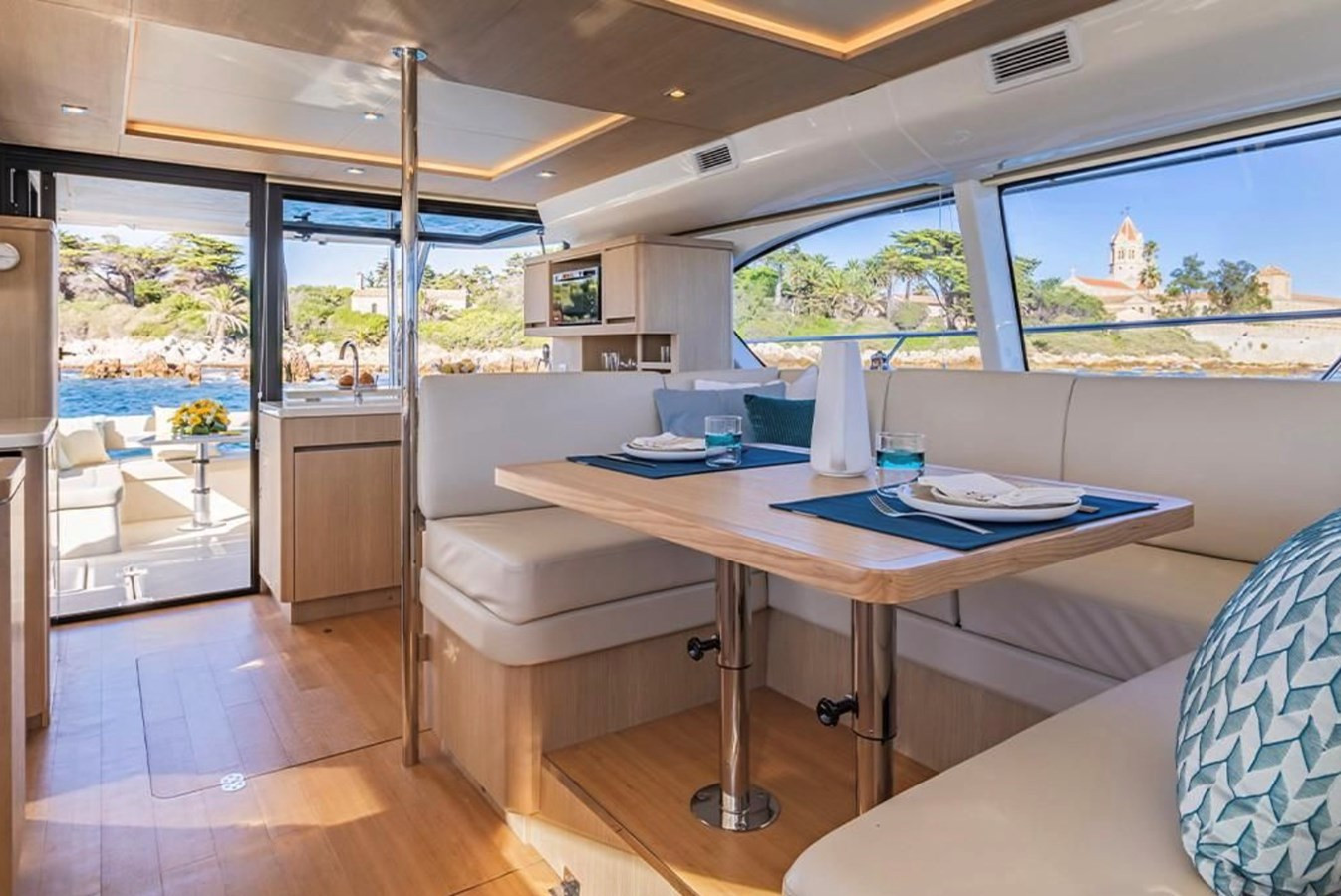 https://arconyachts.ams3.digitaloceanspaces.com/149405/conversions/large_3911031-optimize.jpg