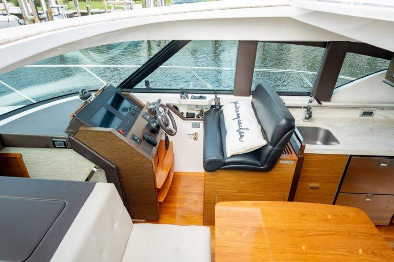 https://arconyachts.ams3.digitaloceanspaces.com/149437/conversions/large_4173304-optimize.jpg