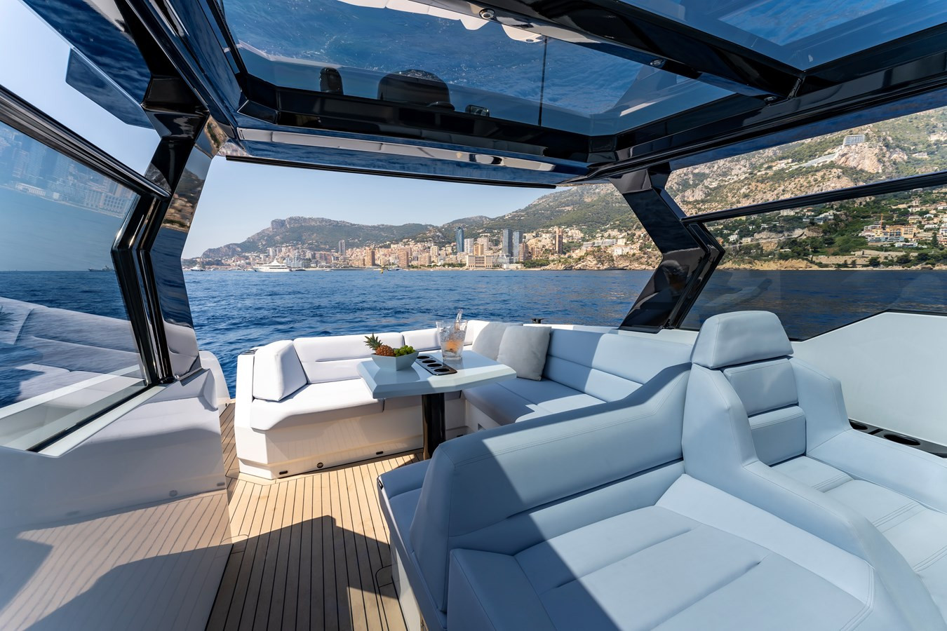 https://arconyachts.ams3.digitaloceanspaces.com/149474/conversions/large_4759197-optimize.jpg