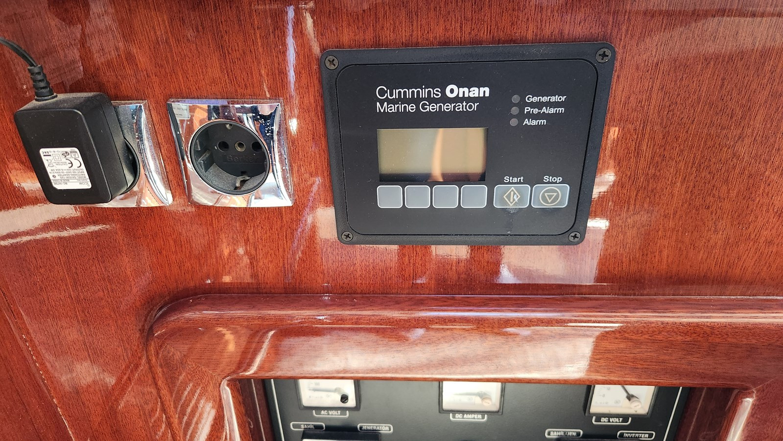 https://arconyachts.ams3.digitaloceanspaces.com/149494/conversions/large_4101747-optimize.jpg