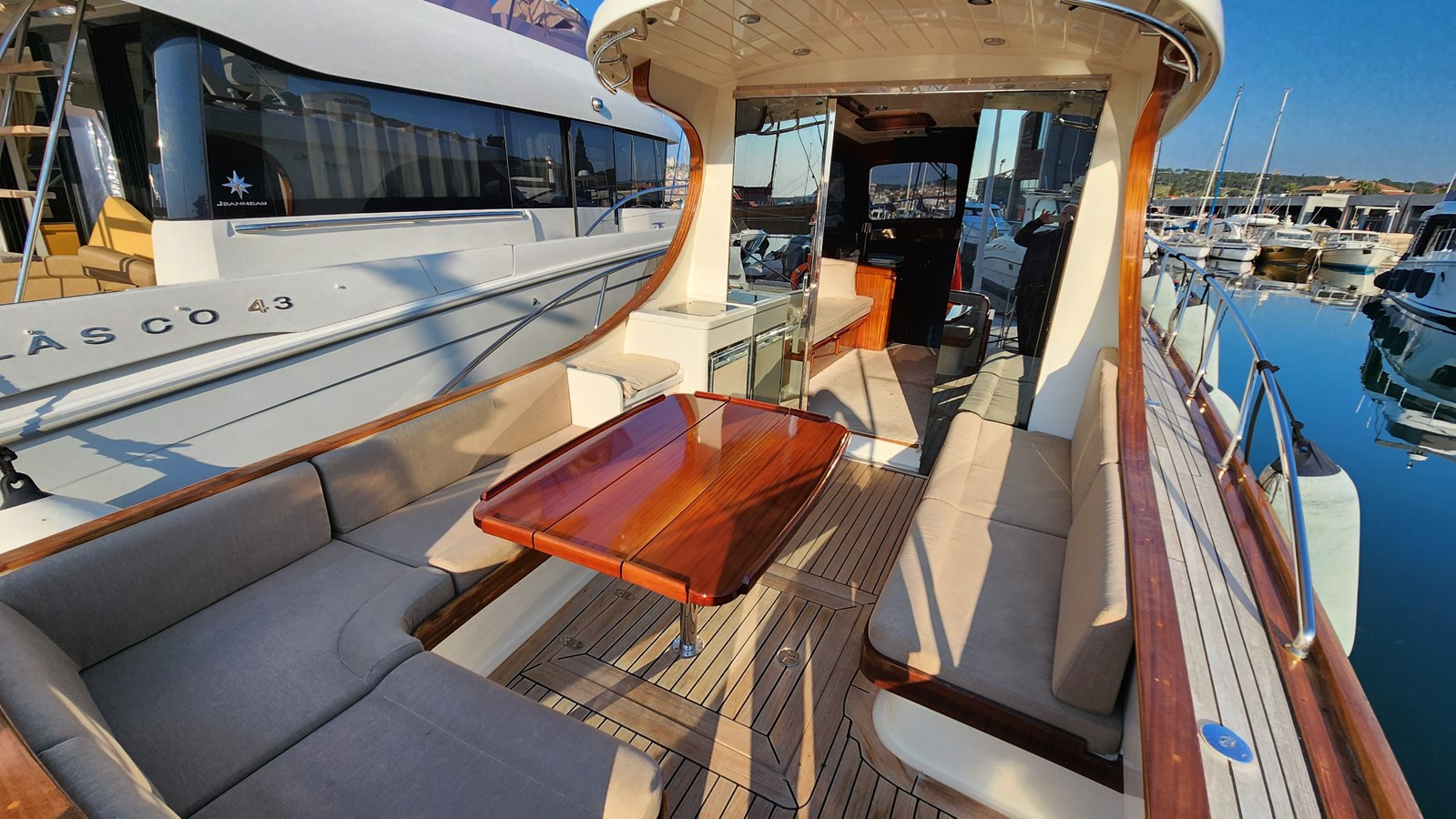 https://arconyachts.ams3.digitaloceanspaces.com/149556/conversions/large_4101767-optimize.jpg