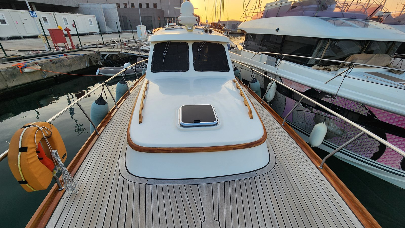 https://arconyachts.ams3.digitaloceanspaces.com/149592/conversions/large_4101779-optimize.jpg