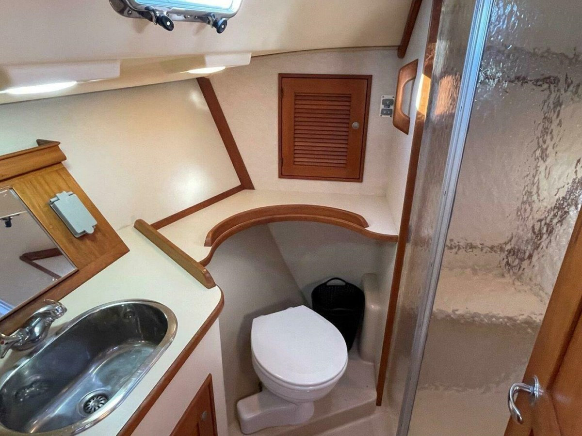 https://arconyachts.ams3.digitaloceanspaces.com/149616/conversions/large_4634025-optimize.jpg