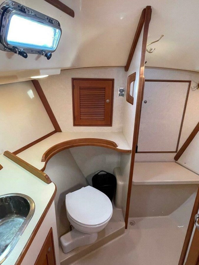 https://arconyachts.ams3.digitaloceanspaces.com/149618/conversions/large_4634026-optimize.jpg