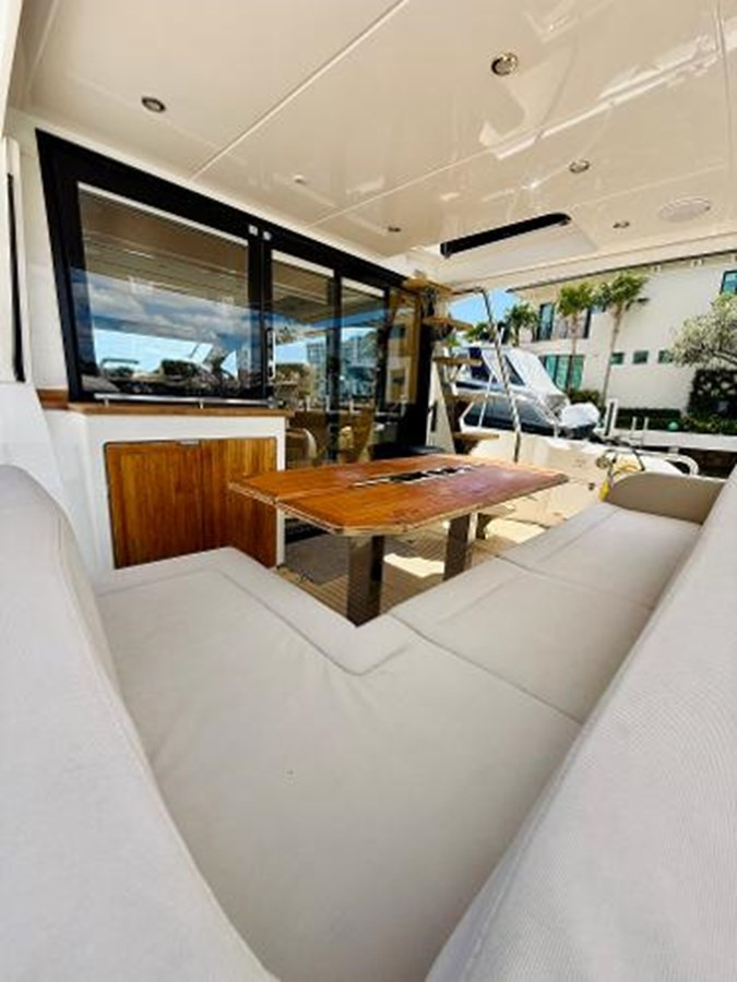 https://arconyachts.ams3.digitaloceanspaces.com/149650/conversions/large_4648318-optimize.jpg
