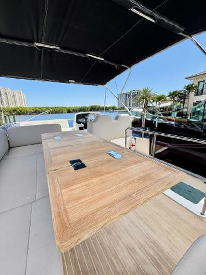 https://arconyachts.ams3.digitaloceanspaces.com/149668/conversions/large_4648325-optimize.jpg
