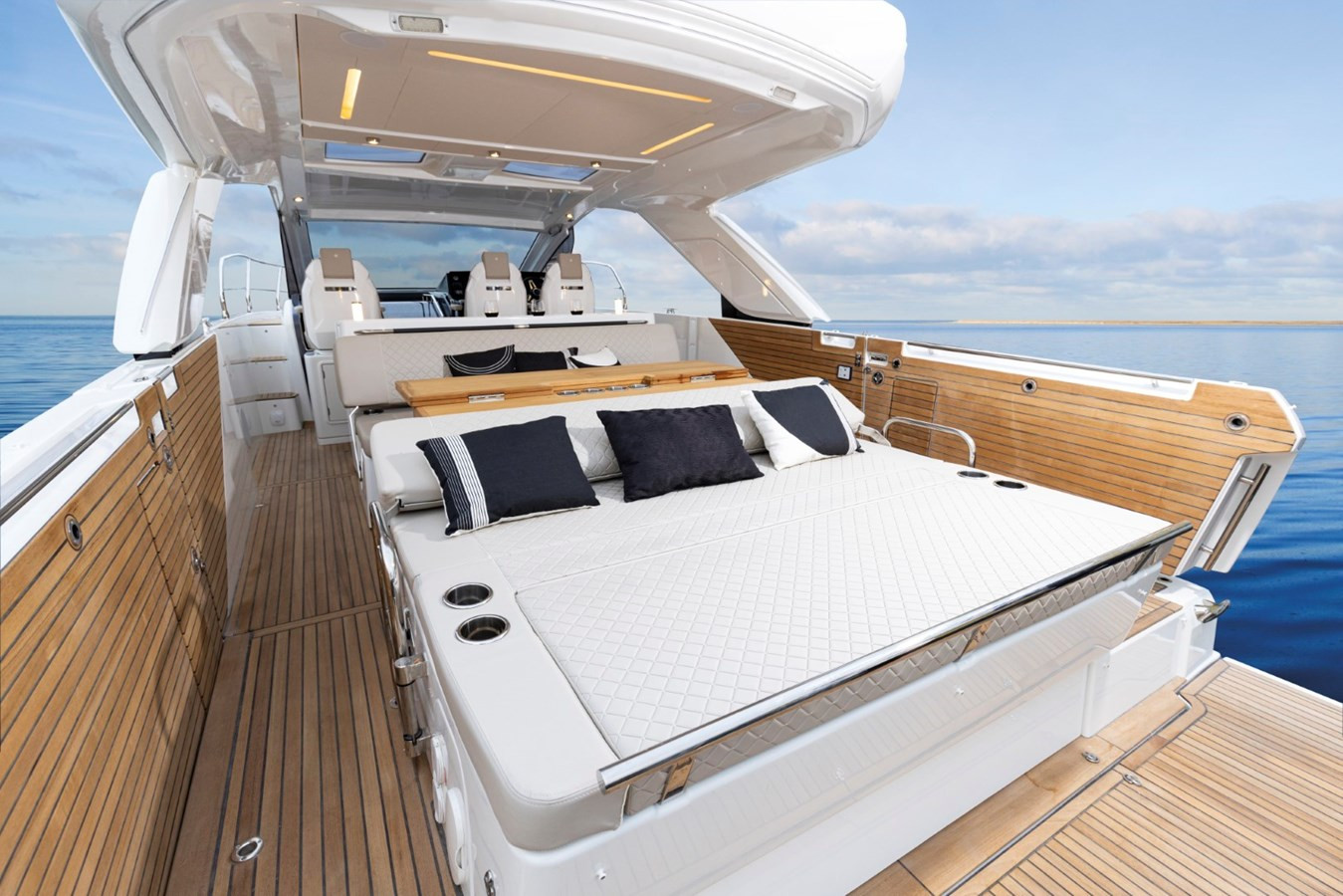 https://arconyachts.ams3.digitaloceanspaces.com/149695/conversions/large_4693835-optimize.jpg