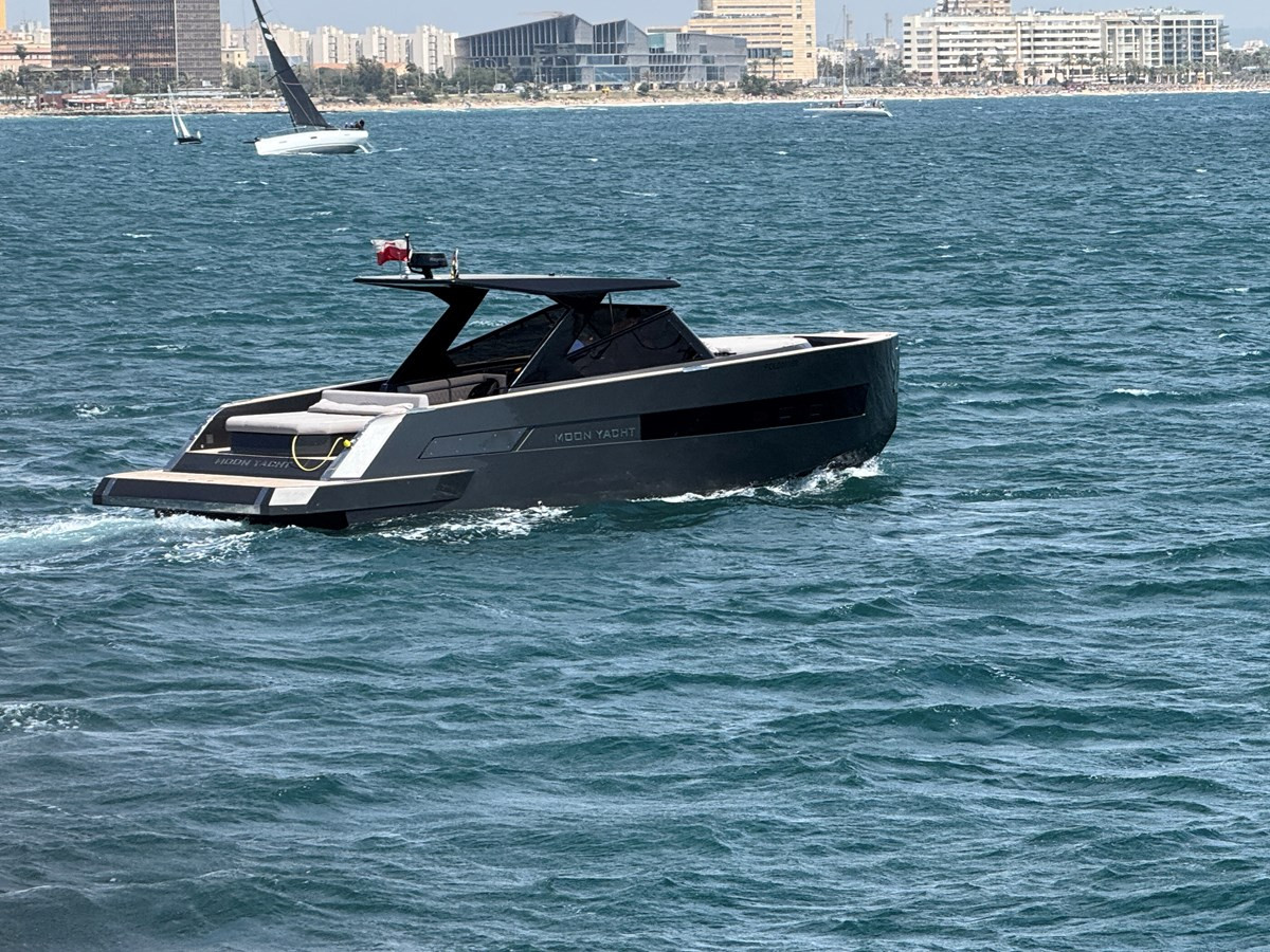 https://arconyachts.ams3.digitaloceanspaces.com/149754/conversions/large_4687705-optimize.jpg