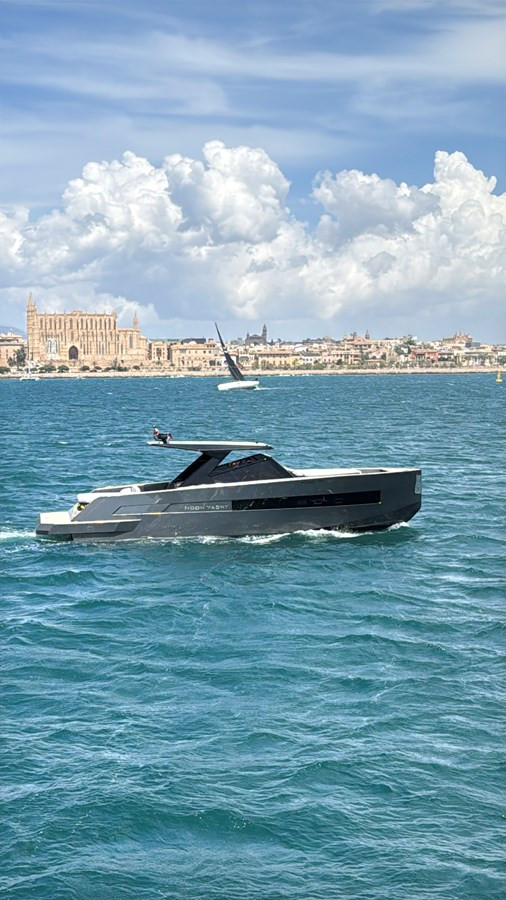 https://arconyachts.ams3.digitaloceanspaces.com/149757/conversions/large_4687707-optimize.jpg