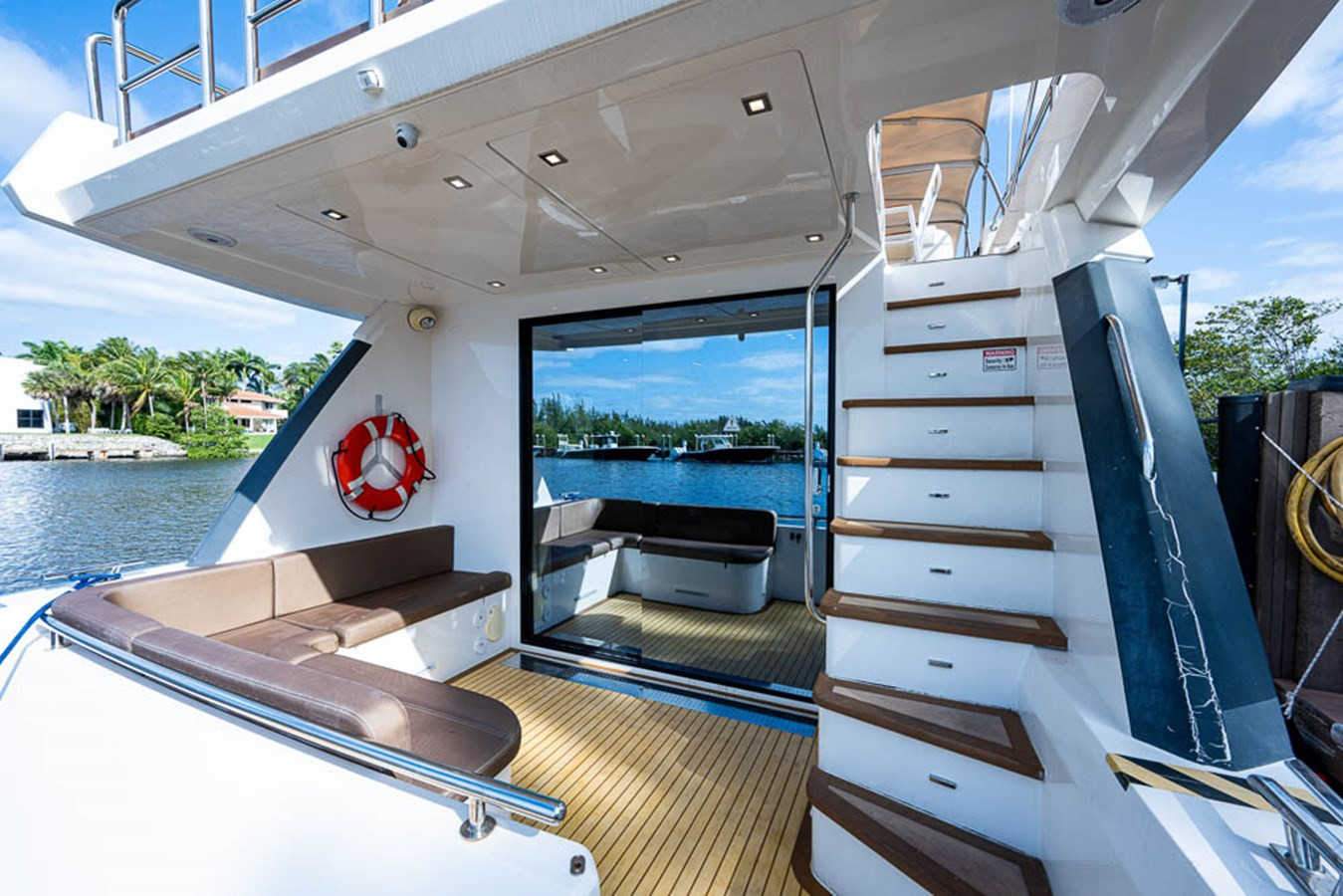https://arconyachts.ams3.digitaloceanspaces.com/149809/conversions/large_3501209-optimize.jpg