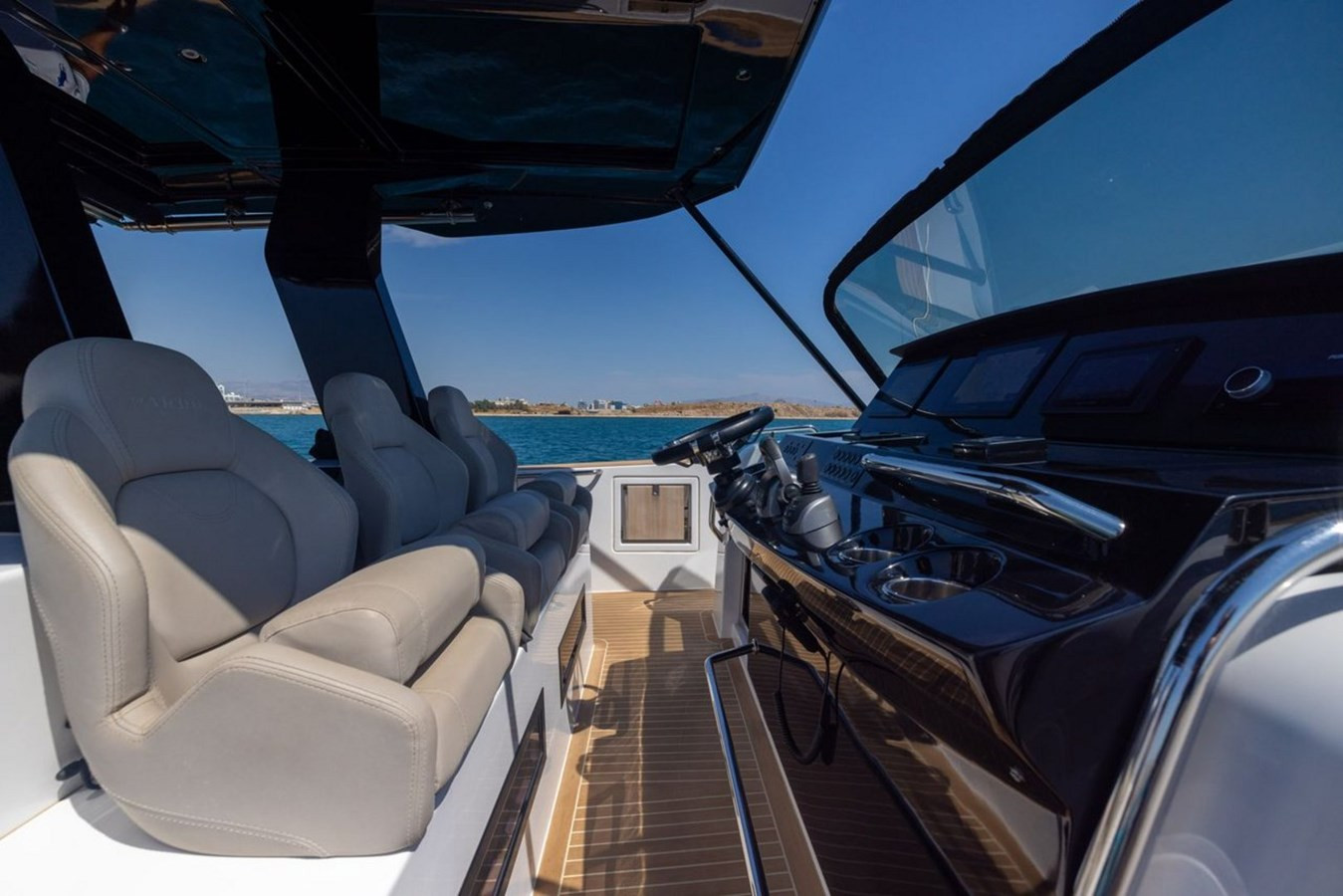 https://arconyachts.ams3.digitaloceanspaces.com/149856/conversions/large_4810837-optimize.jpg