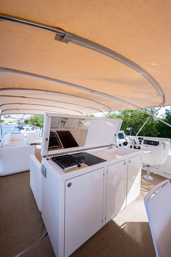 https://arconyachts.ams3.digitaloceanspaces.com/149910/conversions/large_3501254-optimize.jpg