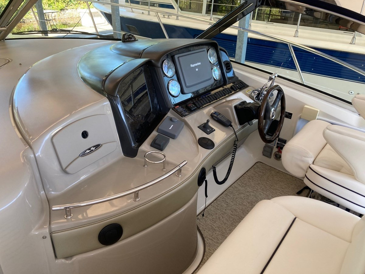 https://arconyachts.ams3.digitaloceanspaces.com/150080/conversions/large_4819881-optimize.jpg