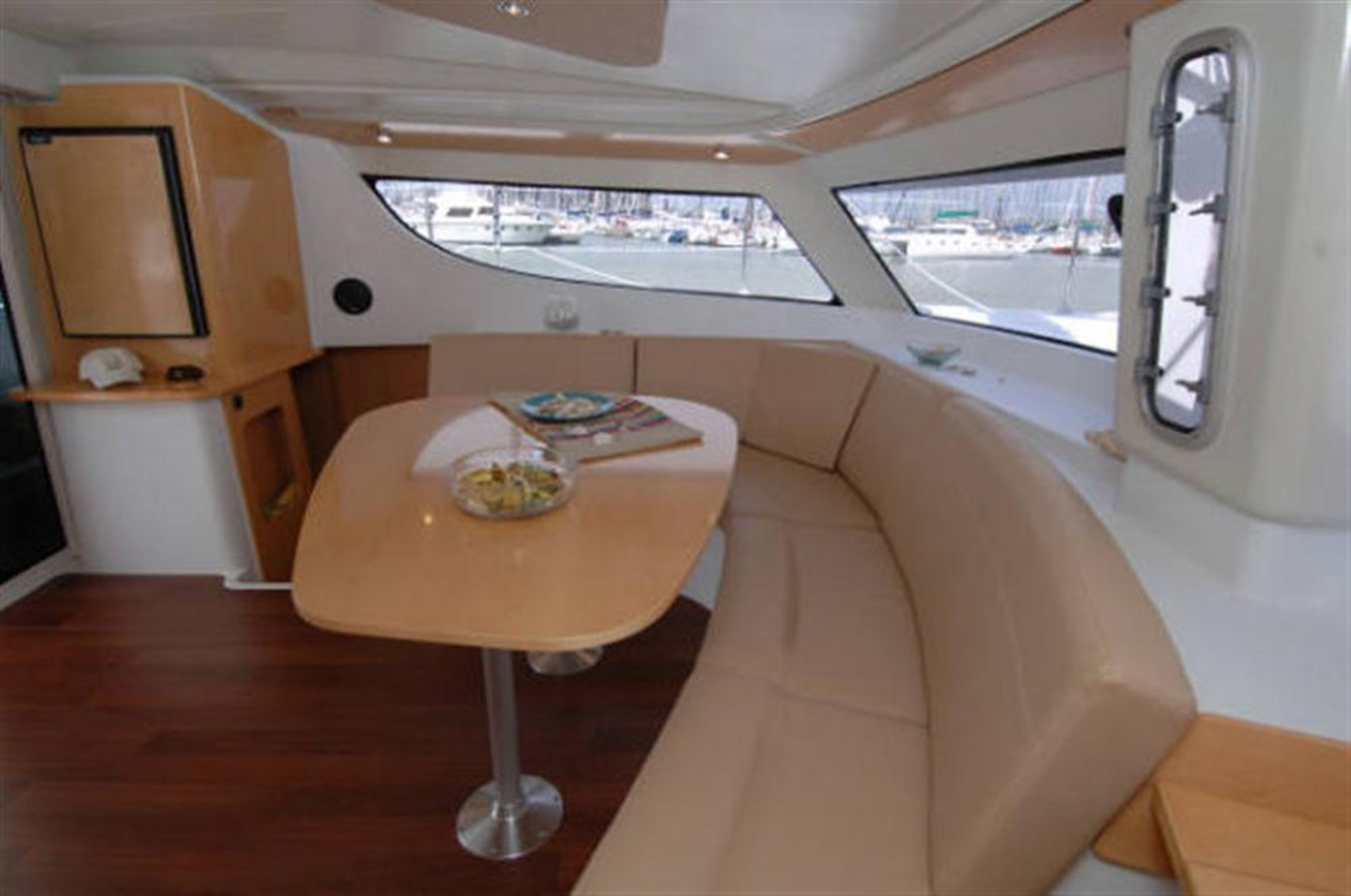 https://arconyachts.ams3.digitaloceanspaces.com/150117/conversions/large_87188-optimize.jpg
