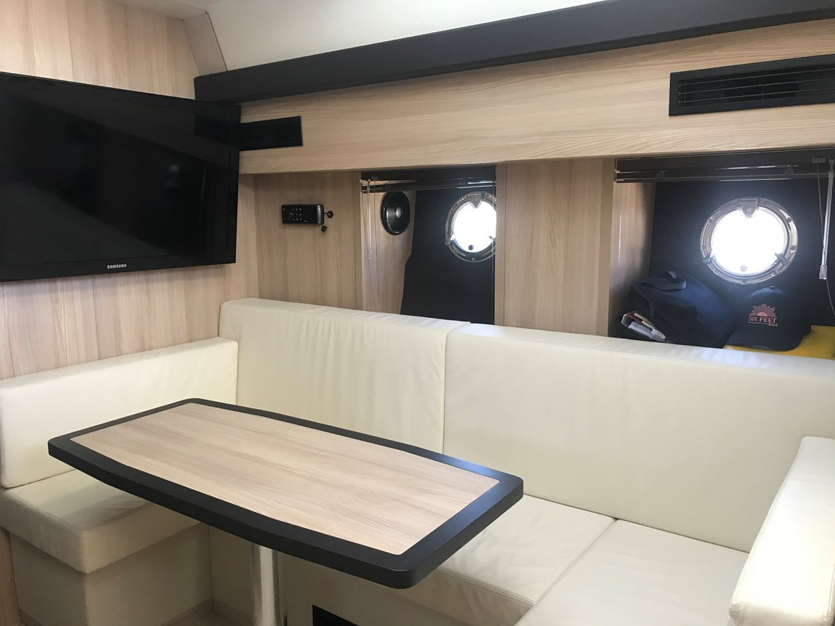 https://arconyachts.ams3.digitaloceanspaces.com/150304/conversions/large_2988903-optimize.jpg