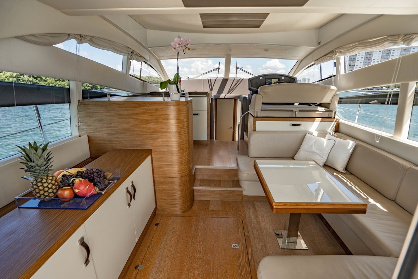 https://arconyachts.ams3.digitaloceanspaces.com/150353/conversions/large_3244576-optimize.jpg