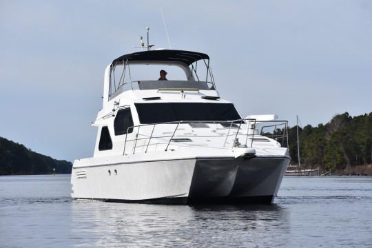 2001 MOTOR YACHT SPORTS CAT 44