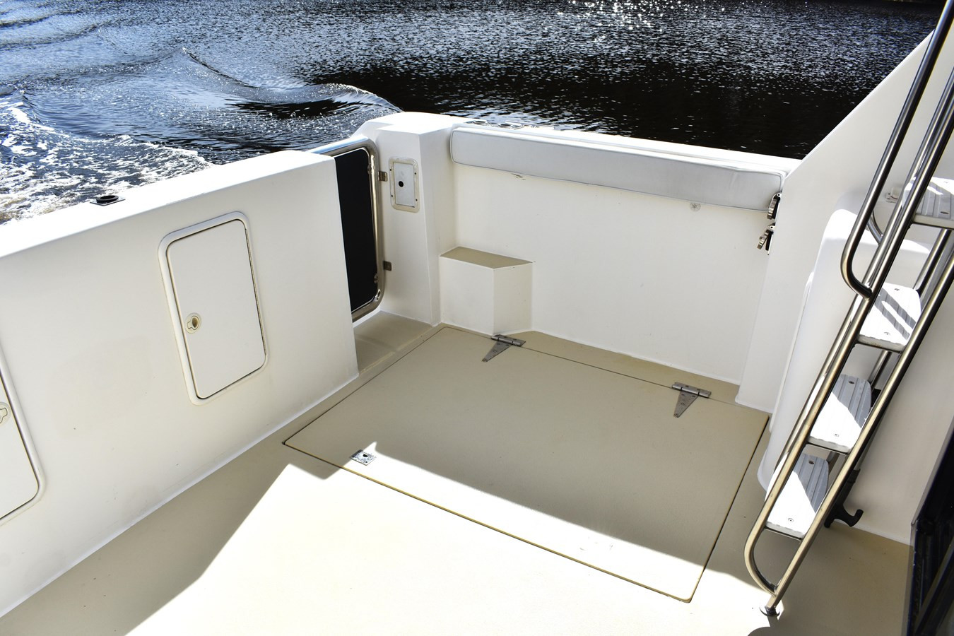 https://arconyachts.ams3.digitaloceanspaces.com/150525/conversions/large_4116755-optimize.jpg
