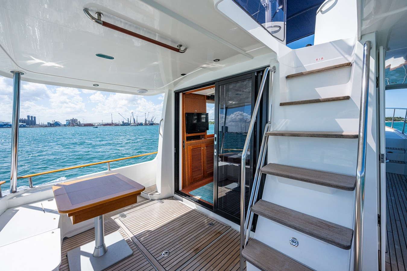 https://arconyachts.ams3.digitaloceanspaces.com/150608/conversions/large_4147470-optimize.jpg