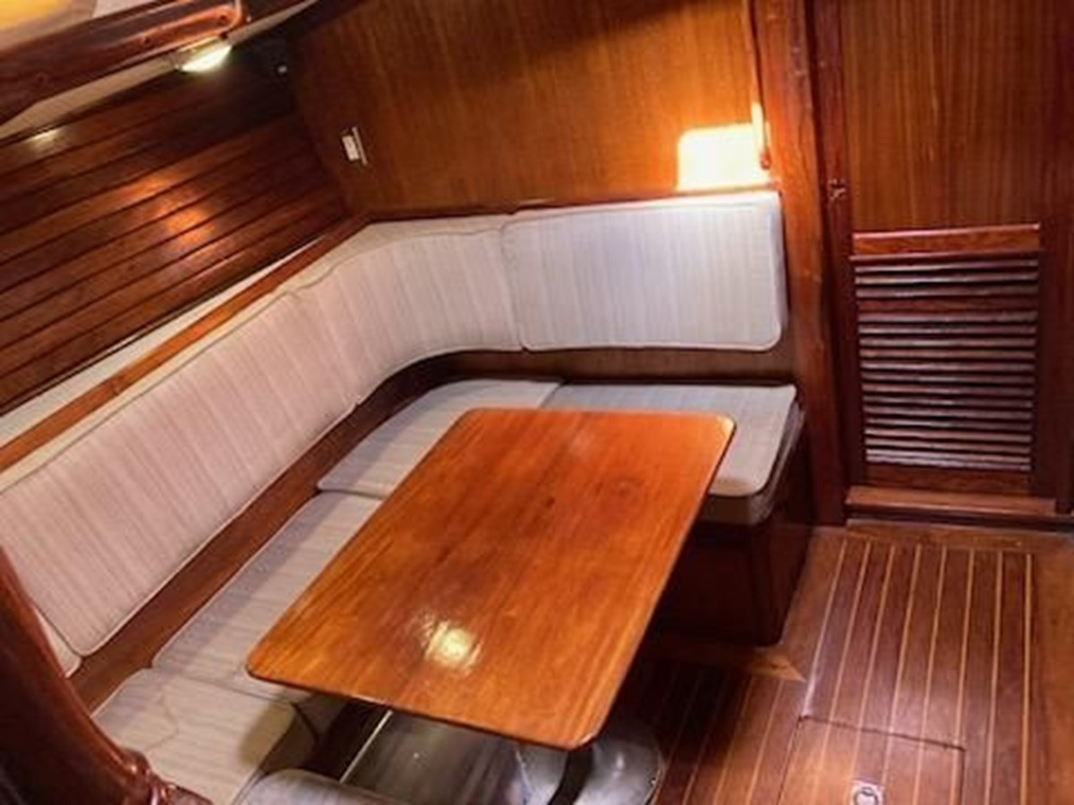 https://arconyachts.ams3.digitaloceanspaces.com/150653/conversions/large_4153148-optimize.jpg