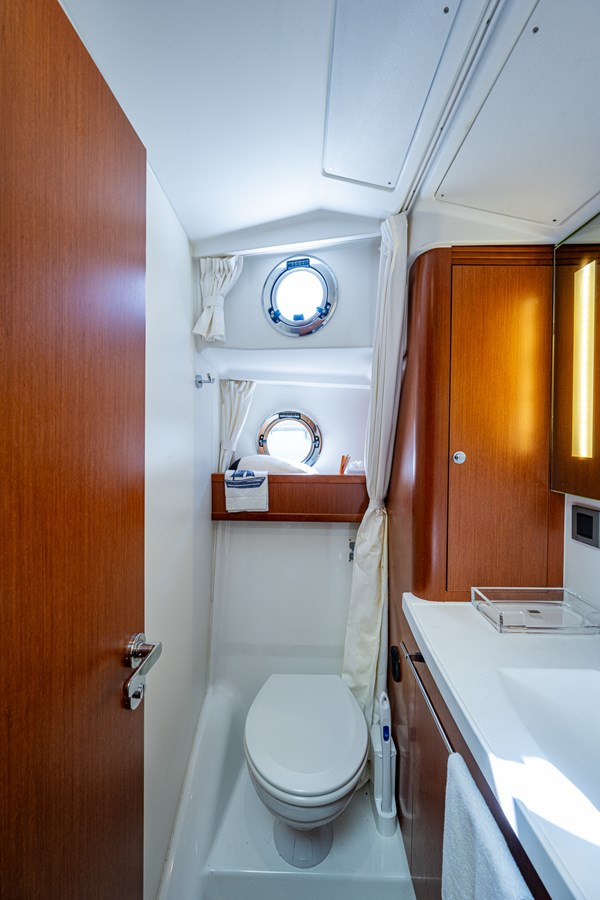 https://arconyachts.ams3.digitaloceanspaces.com/150663/conversions/large_4147489-optimize.jpg