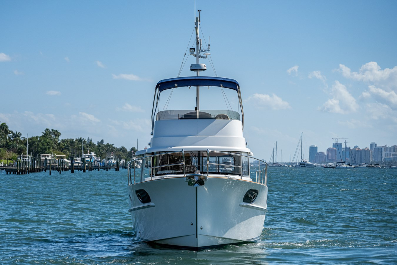 https://arconyachts.ams3.digitaloceanspaces.com/150689/conversions/large_4147499-optimize.jpg