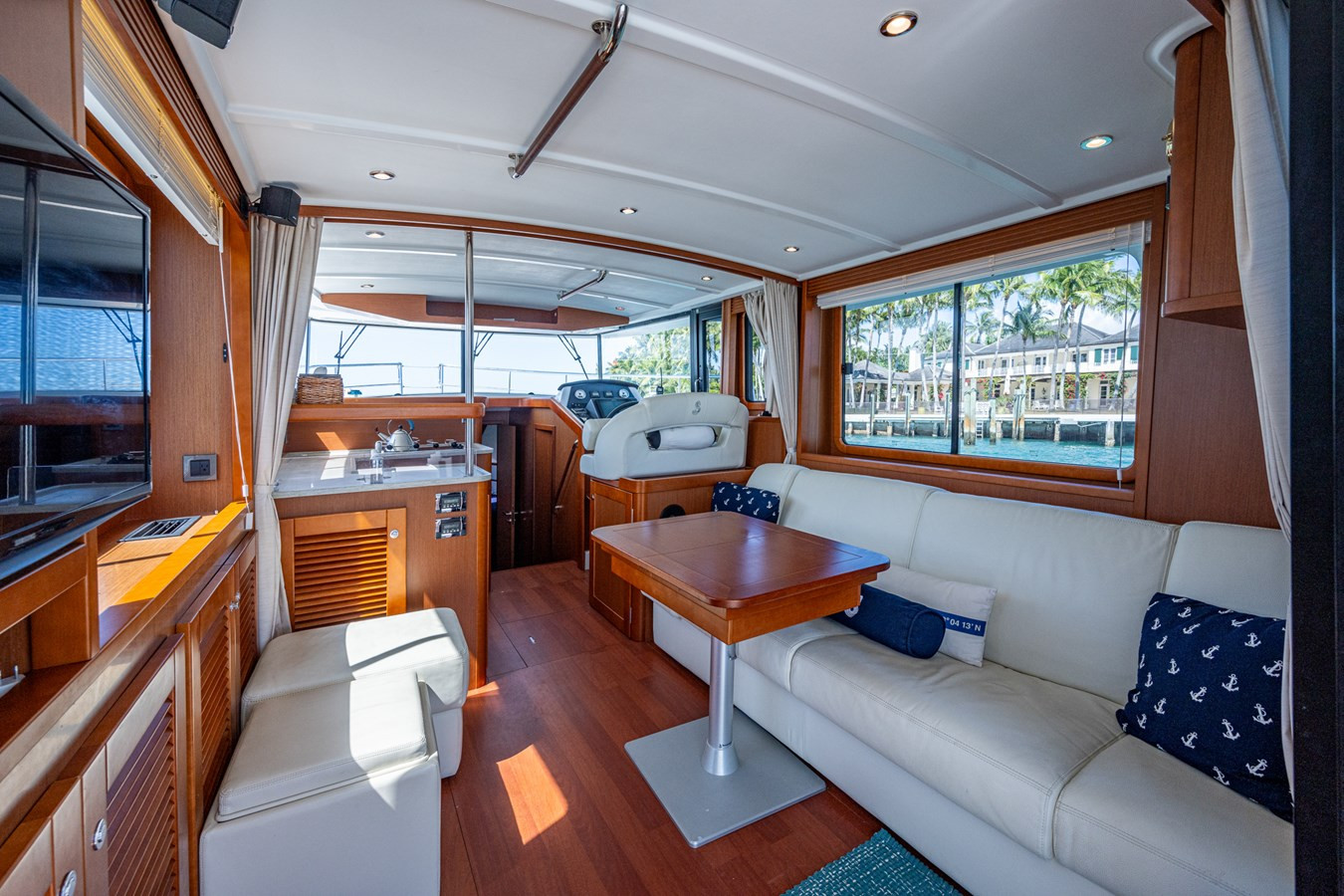 https://arconyachts.ams3.digitaloceanspaces.com/150696/conversions/large_4147501-optimize.jpg