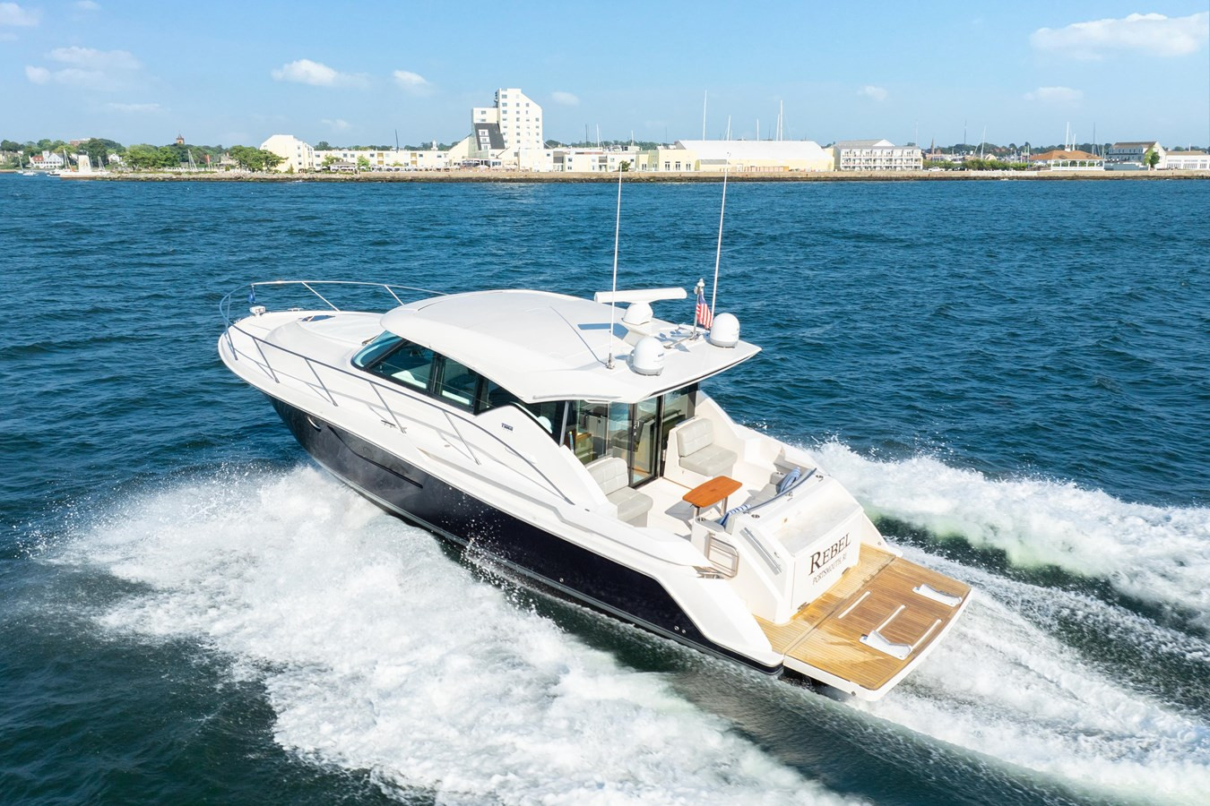 https://arconyachts.ams3.digitaloceanspaces.com/150854/conversions/large_4287498-optimize.jpg