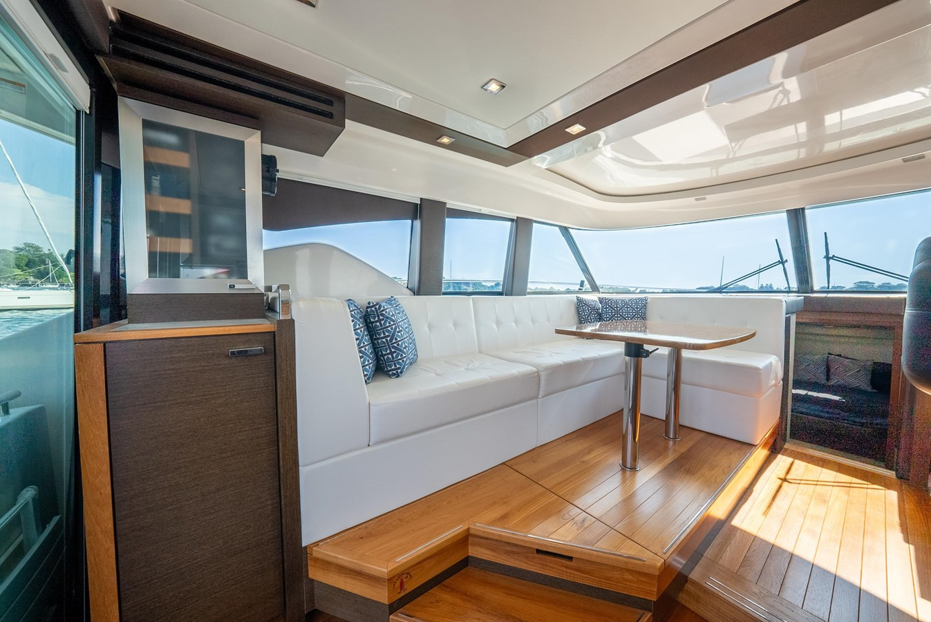 https://arconyachts.ams3.digitaloceanspaces.com/150910/conversions/large_4287520-optimize.jpg