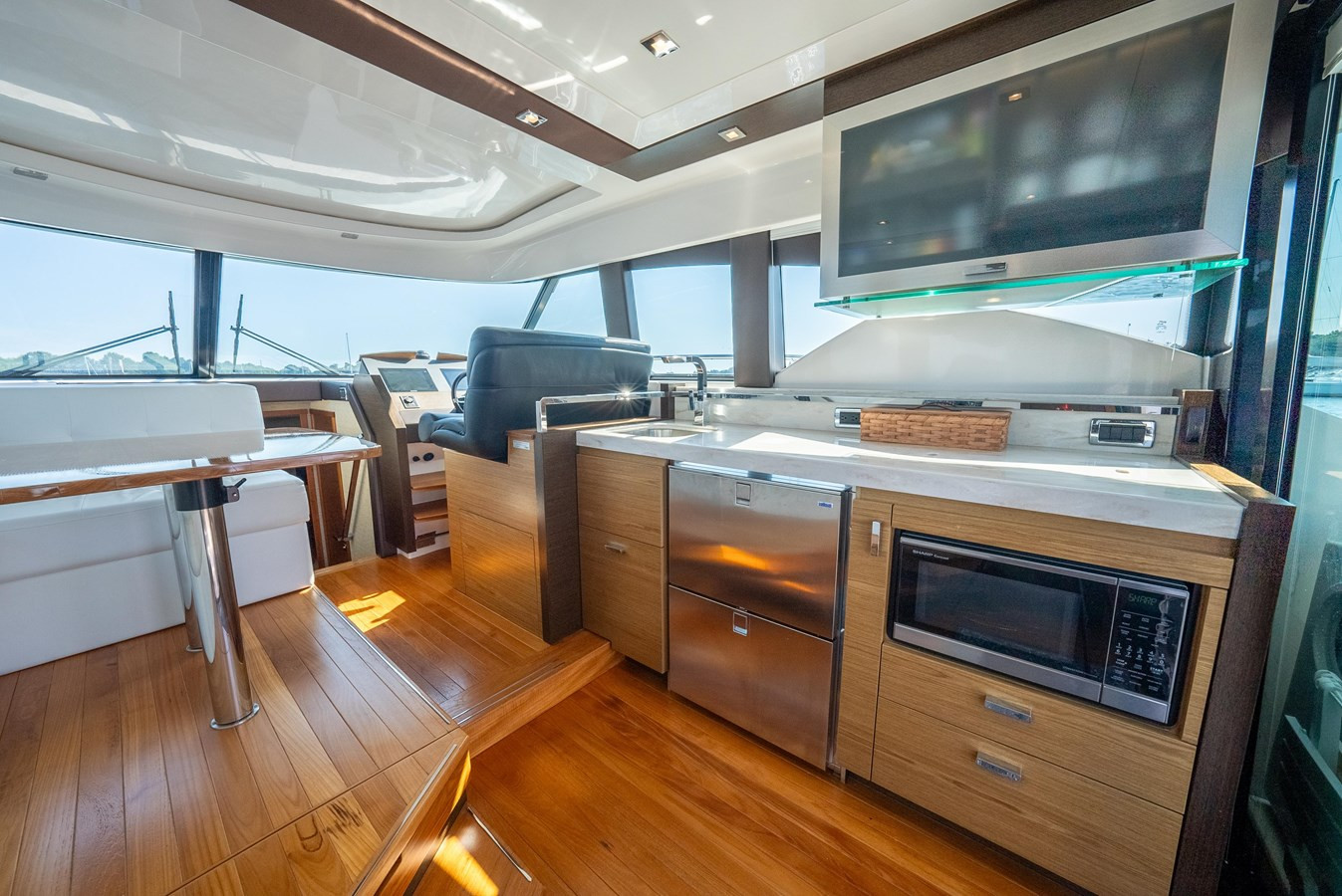 https://arconyachts.ams3.digitaloceanspaces.com/150919/conversions/large_4287523-optimize.jpg