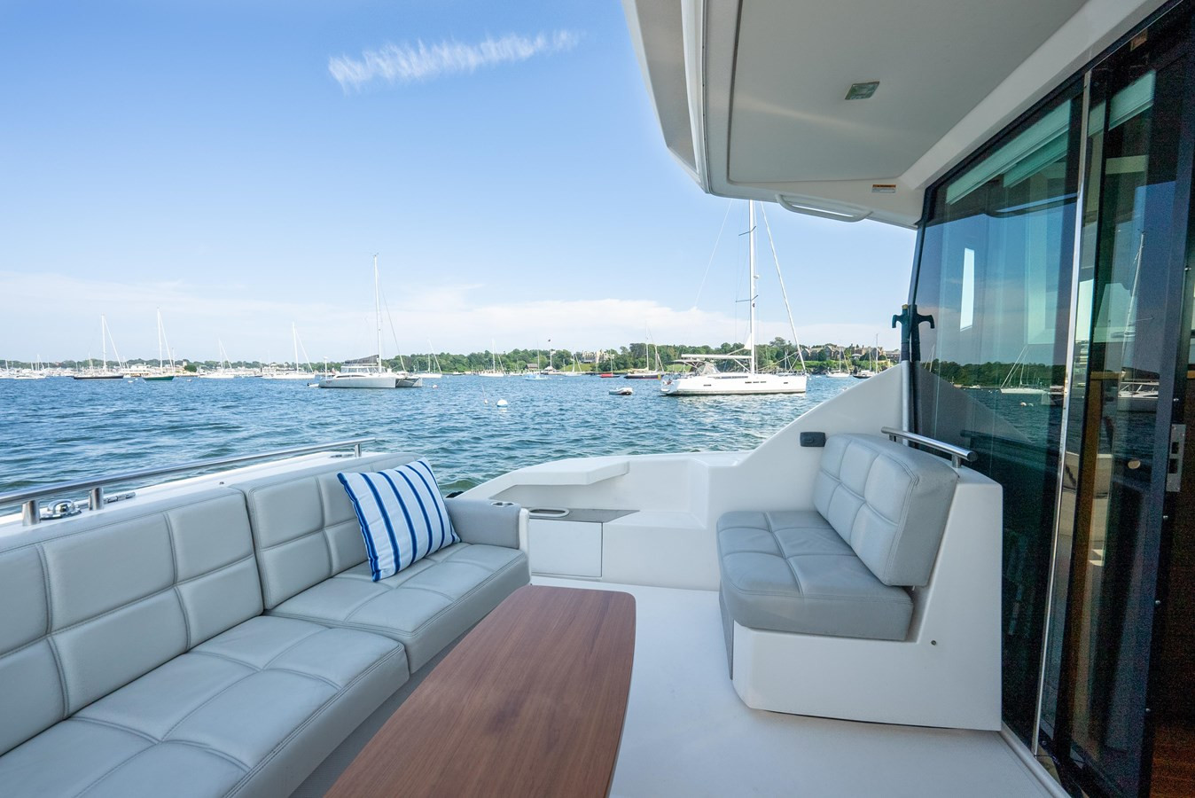 https://arconyachts.ams3.digitaloceanspaces.com/150953/conversions/large_4287535-optimize.jpg