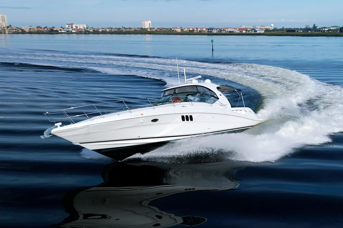 https://arconyachts.ams3.digitaloceanspaces.com/151046/conversions/large_4590584-optimize.jpg