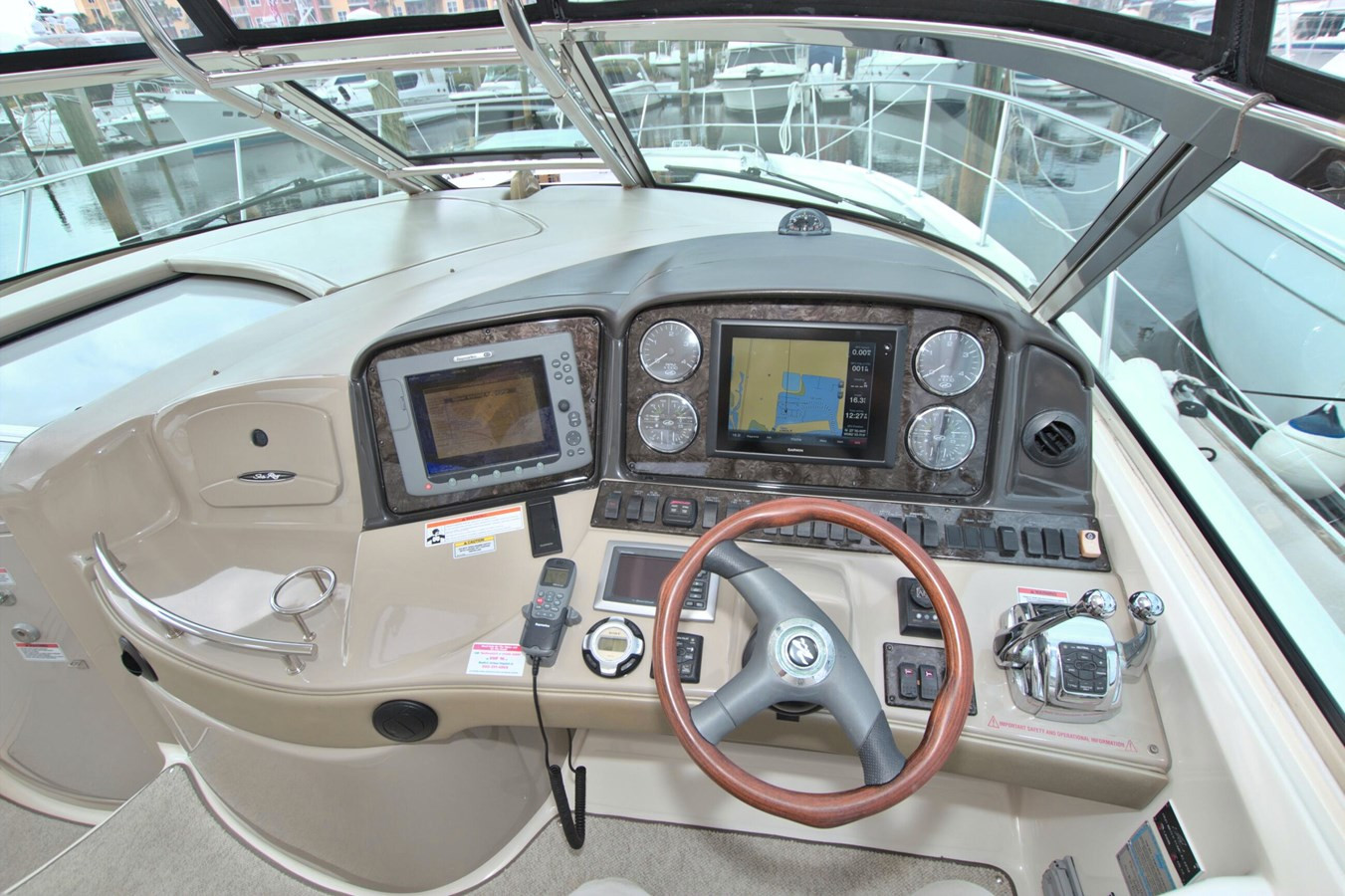 https://arconyachts.ams3.digitaloceanspaces.com/151114/conversions/large_4590607-optimize.jpg