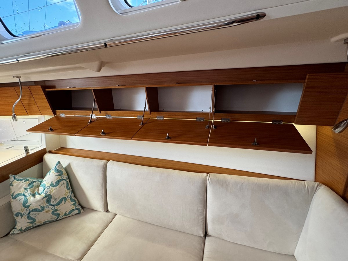 https://arconyachts.ams3.digitaloceanspaces.com/151417/conversions/large_4641005-optimize.jpg