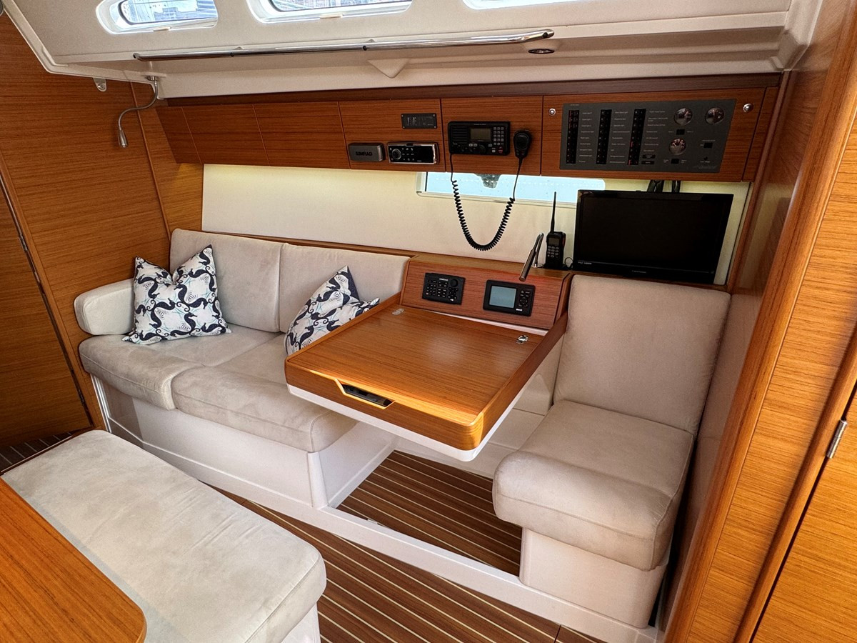 https://arconyachts.ams3.digitaloceanspaces.com/151422/conversions/large_4641013-optimize.jpg
